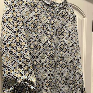 Ladies dress top, beautiful pattern, soft and like new!